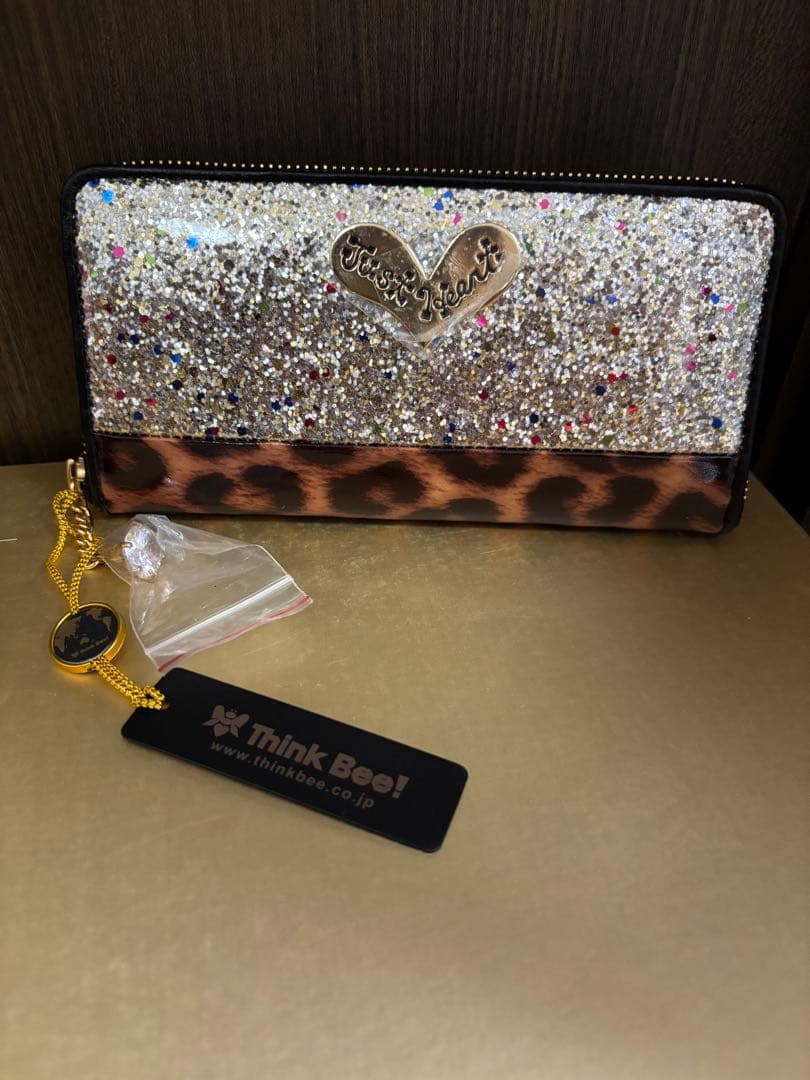 Think Bee!☆新品タグ付き ヒョウ柄 グリッターラウンドファスナー長財布
