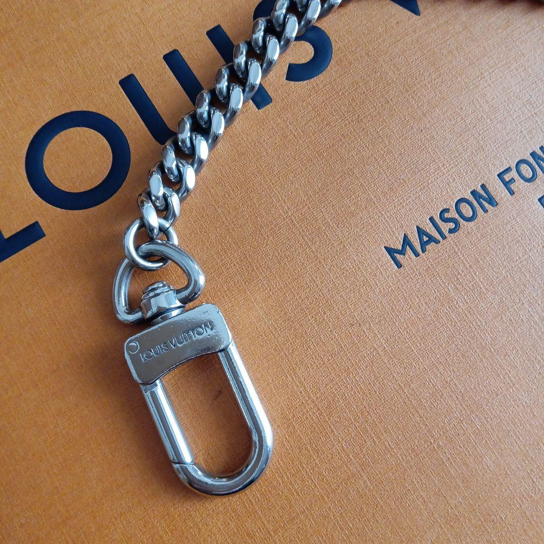 ルイ・ヴィトン。美品シルバー色、ウォレット、キーチェーン