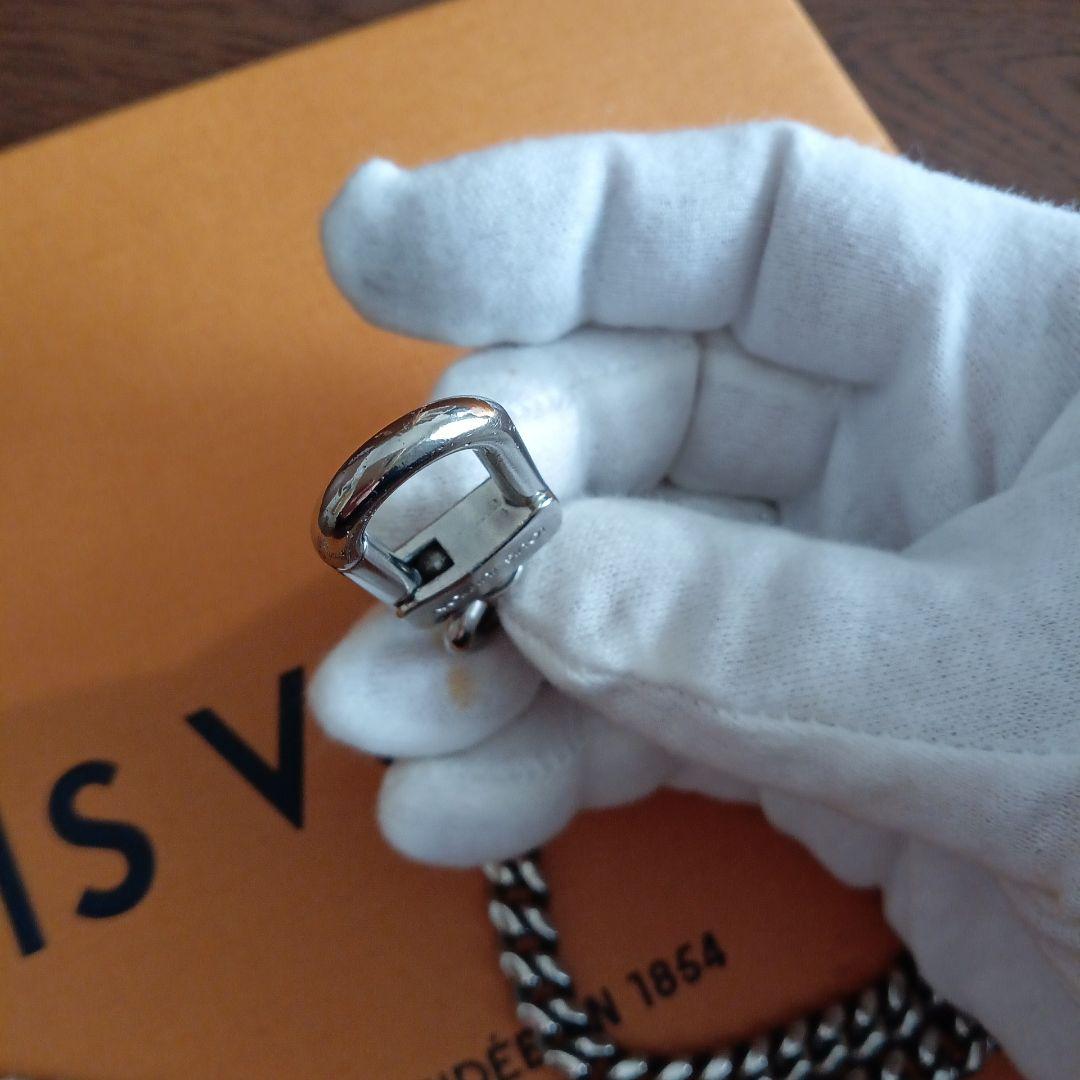 ルイ・ヴィトン。美品シルバー色、ウォレット、キーチェーン