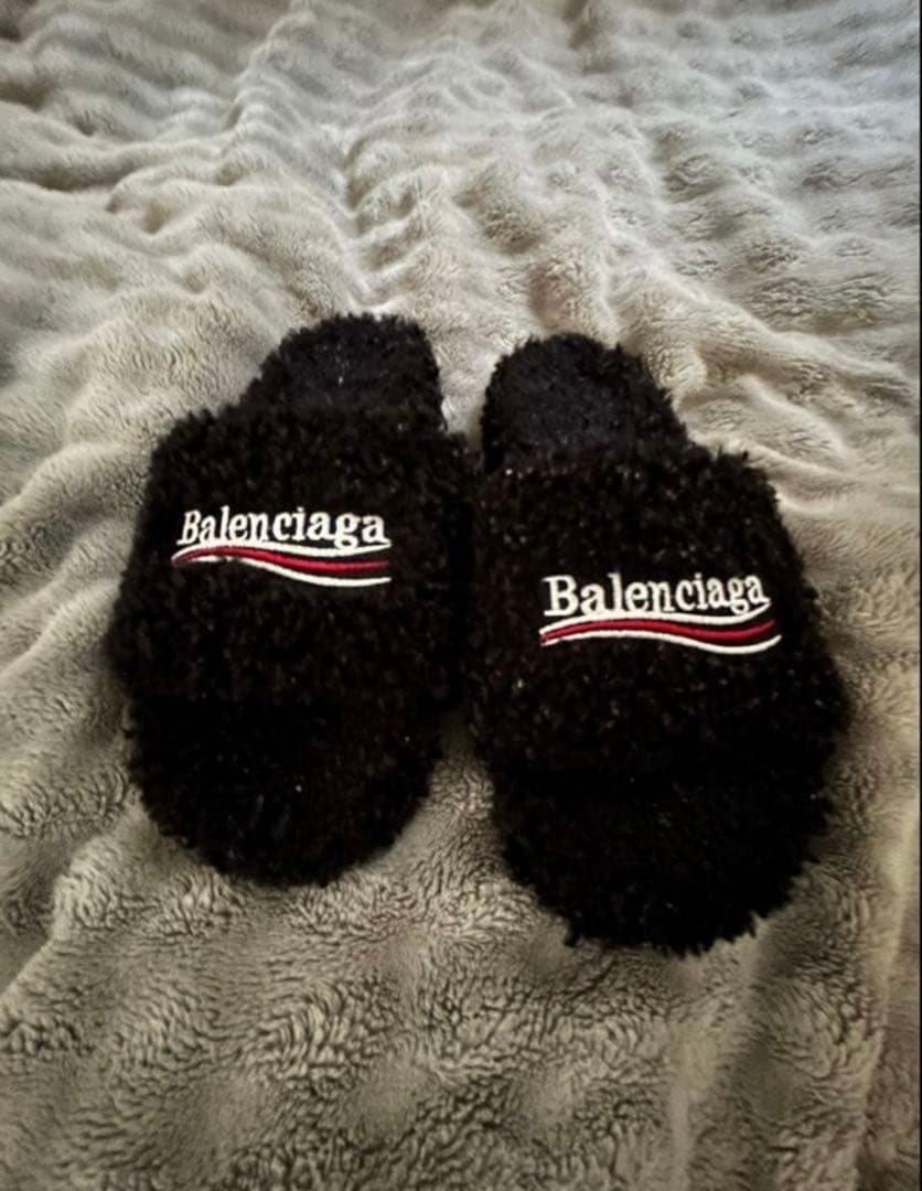 Balenciaga ブラック スライドサンダル