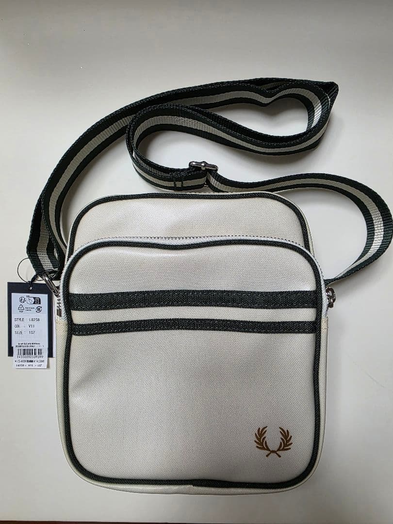 FRED PERRY　Classic Side Bag　ベージュ
