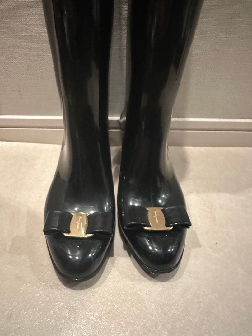 【Ferragamo】フェラガモ ヴァラリボン レインブーツ長靴ブラック雨具6M