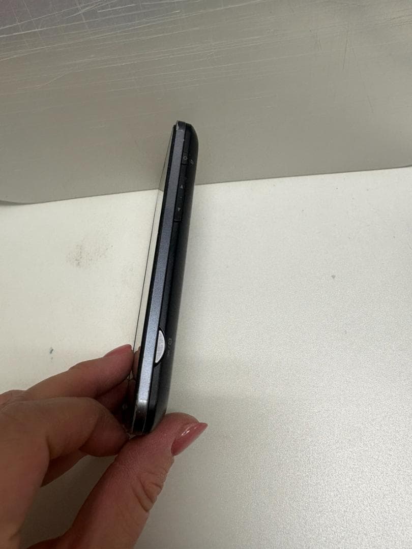 Android　au KDDI　IS03　SHARP　中古　スマホ