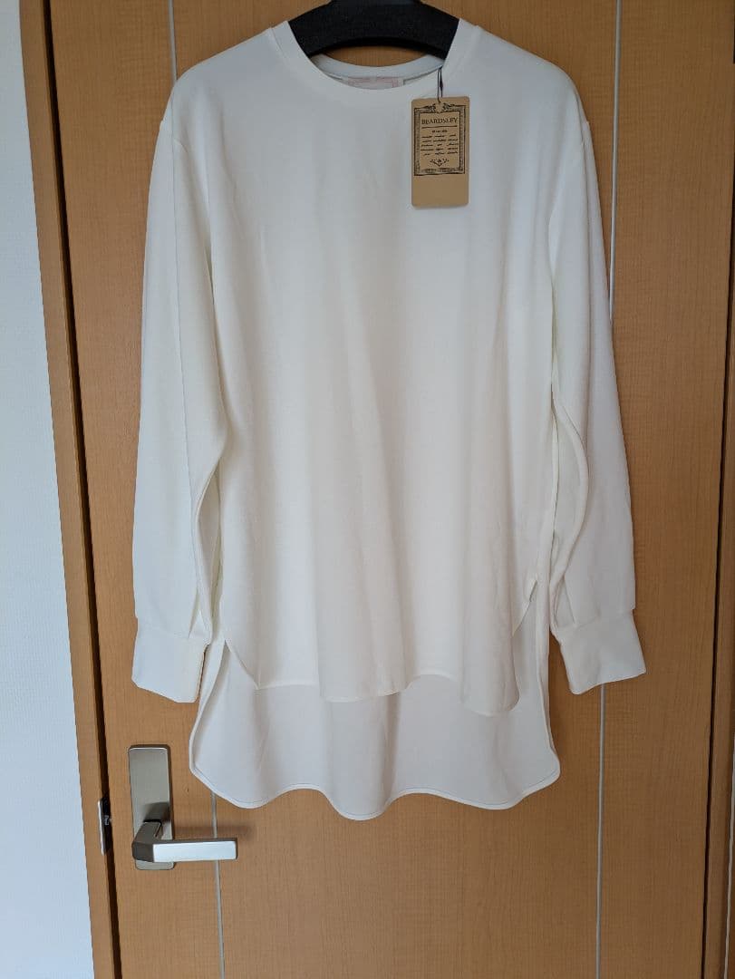 ☆TAB☆です BEARDSLEY　Tブラウスホワイト 新品