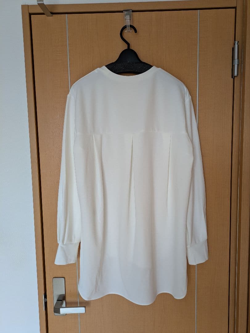 ☆TAB☆です BEARDSLEY　Tブラウスホワイト 新品