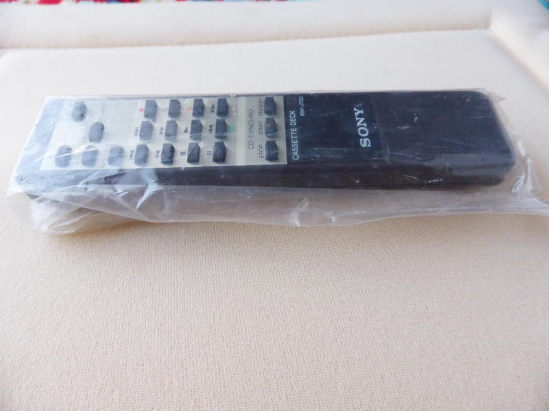 ＜リモコン＞ＳＯＮＹ　リモコン　CASSETTE　DECK　RM-J703