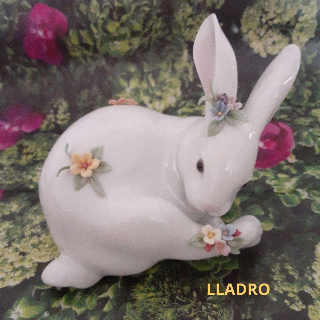 リアドロ　美品　花飾りウサギ