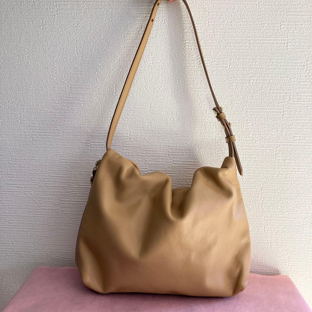 ☆最終お値下げ☆gemeil レザーワンハンドルバッグ　新ベージュ☆☆出品今日迄