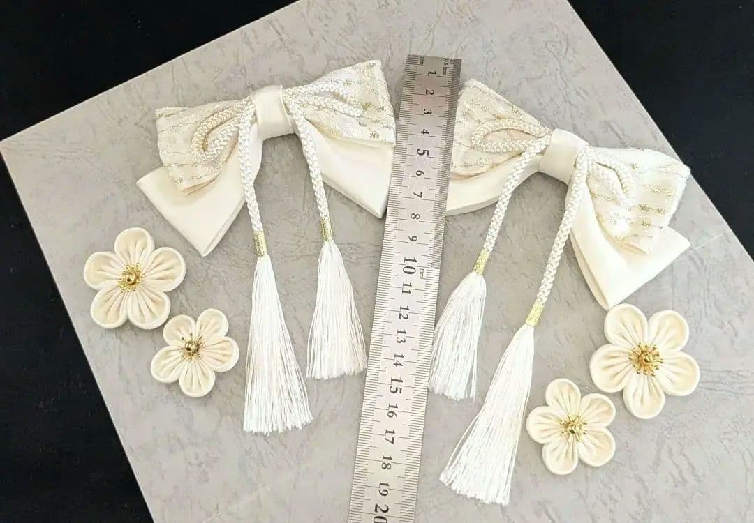 和装髪飾りオフホワイトパールホワイト成人式髪飾り卒業式袴ツイン　ハーフツイン