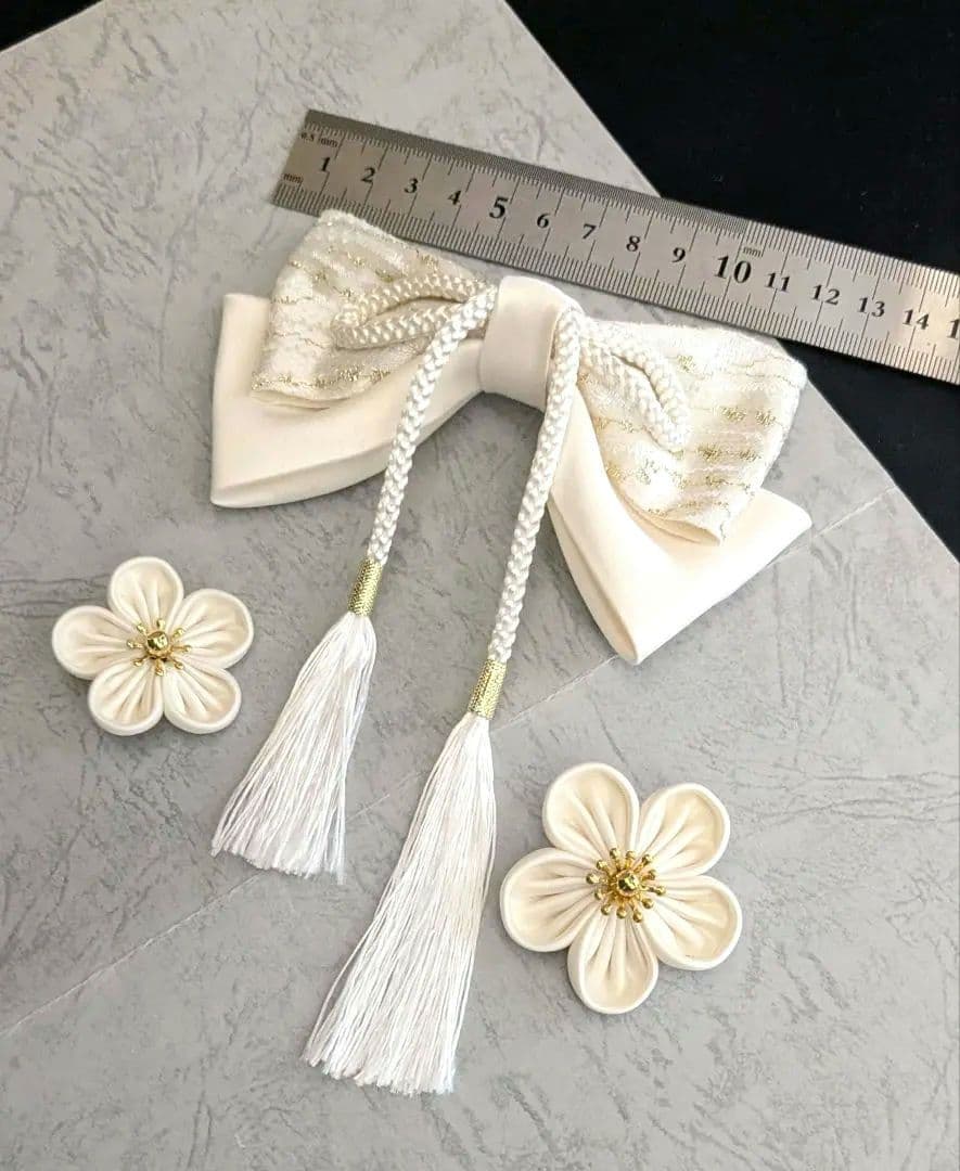 和装髪飾りオフホワイトパールホワイト成人式髪飾り卒業式袴ツイン　ハーフツイン