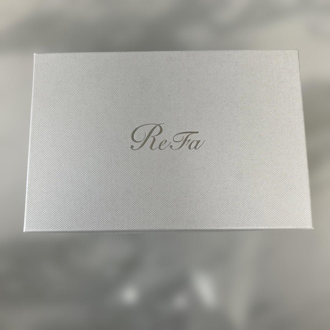 ReFa ヘッドスパ本体と付属品