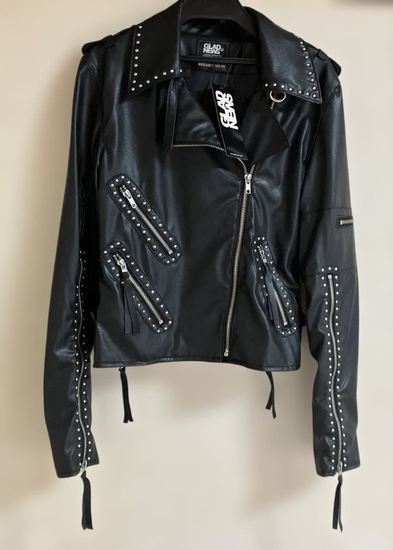 ［新品未使用タグ付き］激レア‼️GLAD NEWS スタッズライダースF ブラック