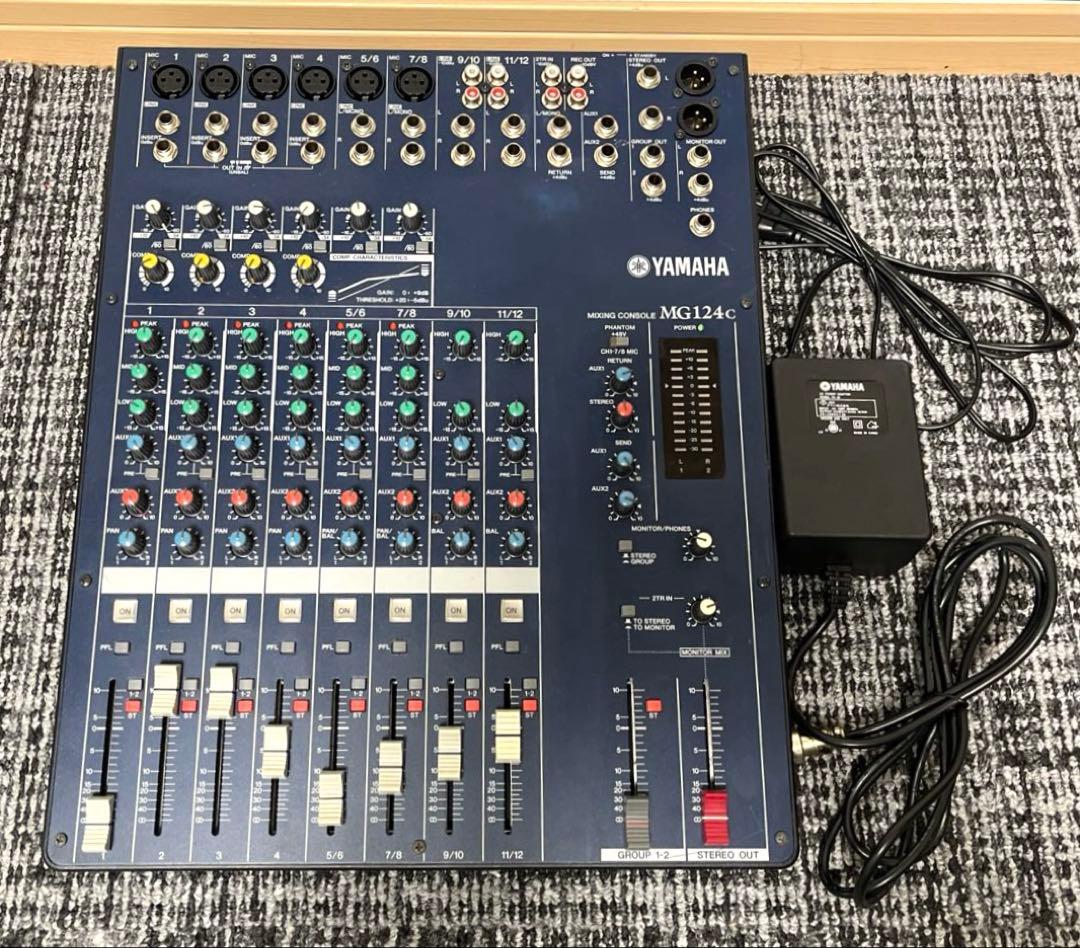 YAMAHA MG124C ヤマハ ミキシングコンソール