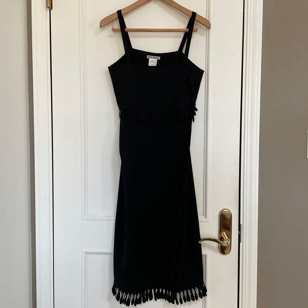 ISSEY MIYAKE イッセイミヤケ ブラック フリンジキャミワンピース