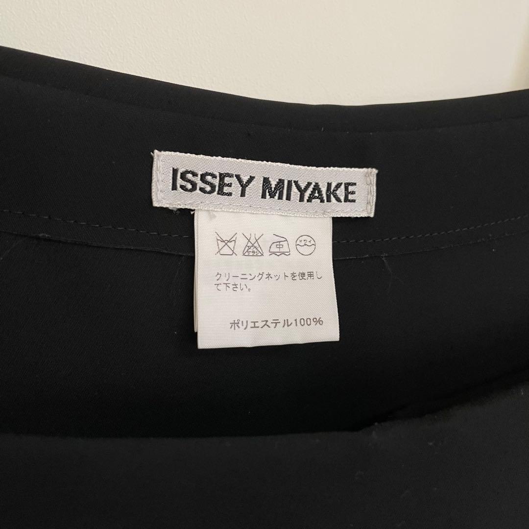 ISSEY MIYAKE イッセイミヤケ ブラック フリンジキャミワンピース