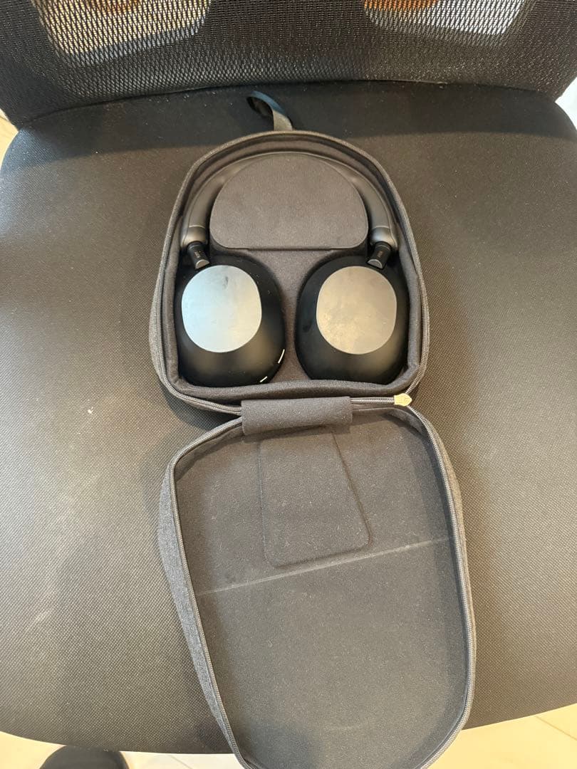 ワイヤレスヘッドホン ブラック ノイズキャンセリング