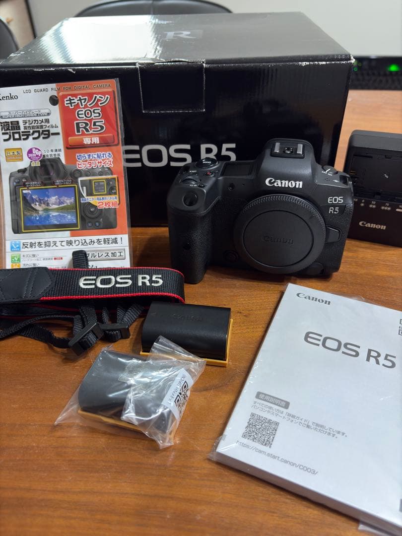 美品 Canon EOS R5 ミラーレス一眼 シャッター回数2744枚