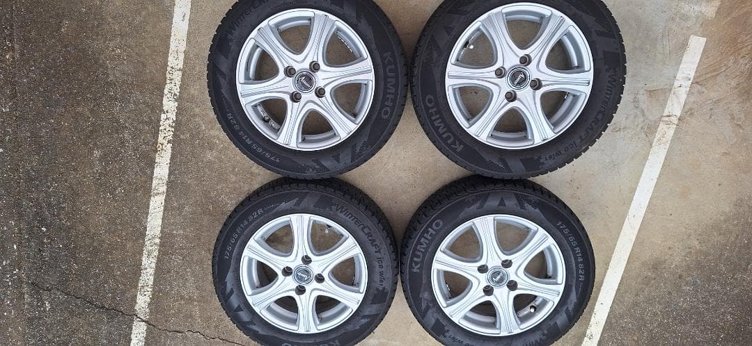 スタッドレスタイヤ&ホイール　４本セット　現地引き取り限定