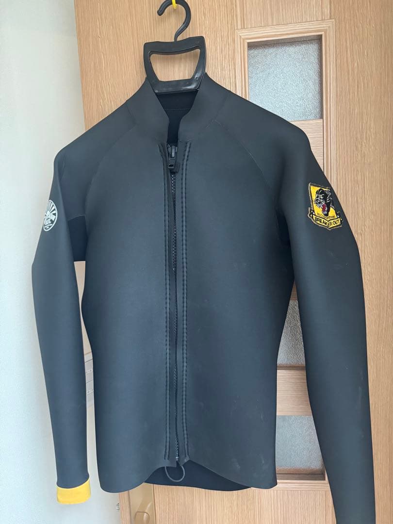 タッパー　ウェットスーツ　ブレーカーアウト