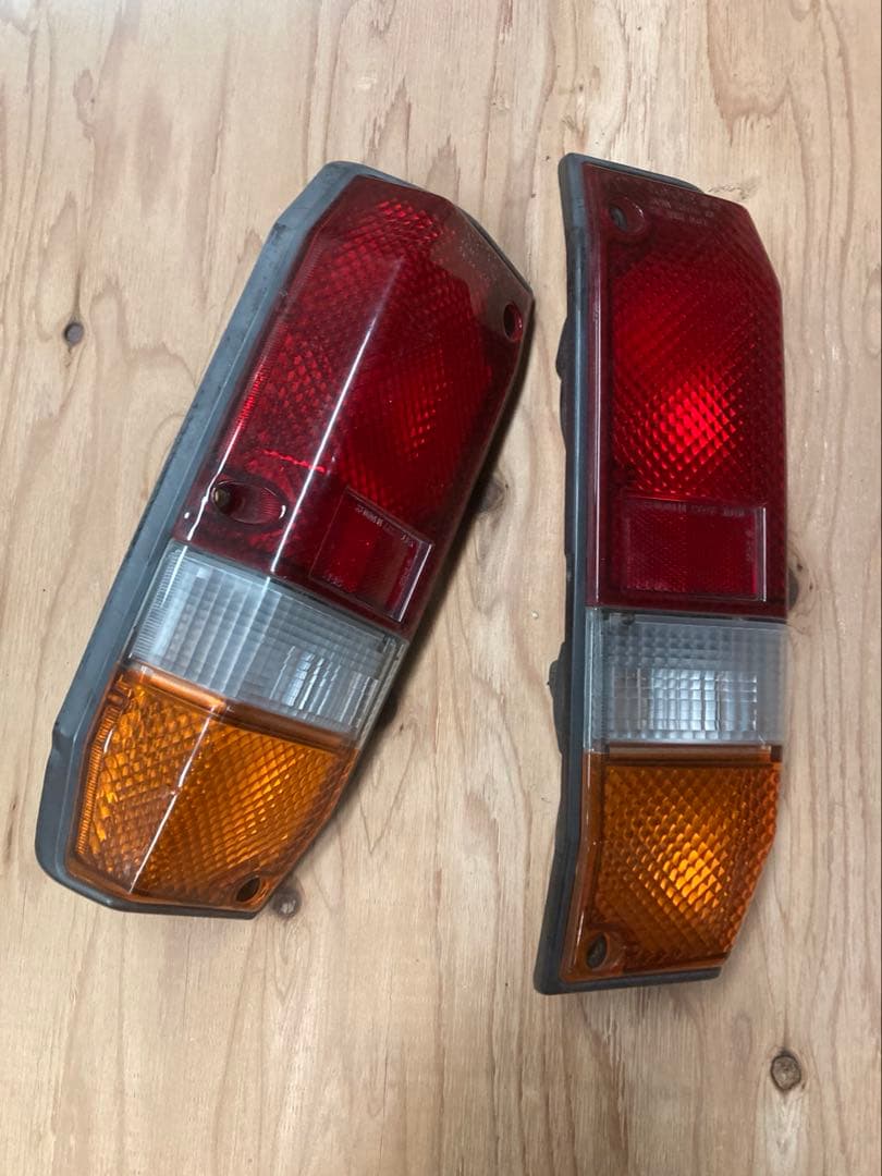 ランドクルーザー71 73 純正テールランプ 左右TOYOTA ランクル70