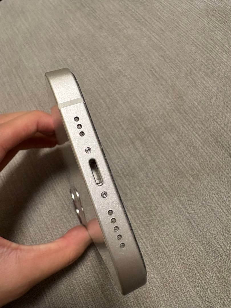 Apple iPhone 13 スターライト　美品
