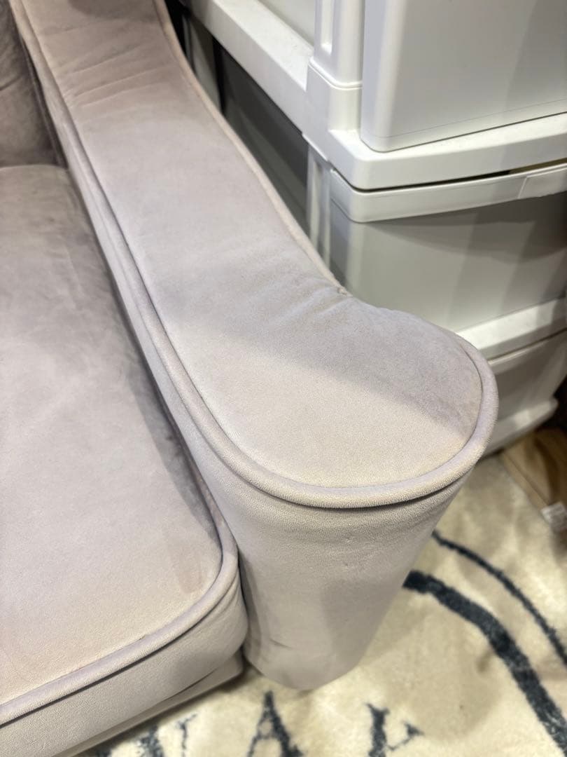 グレー 2人掛けソファ ボタン留めデザイン