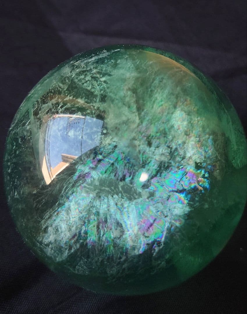 虹が美しいグリーンフローライトスフィア 天然石 丸玉
