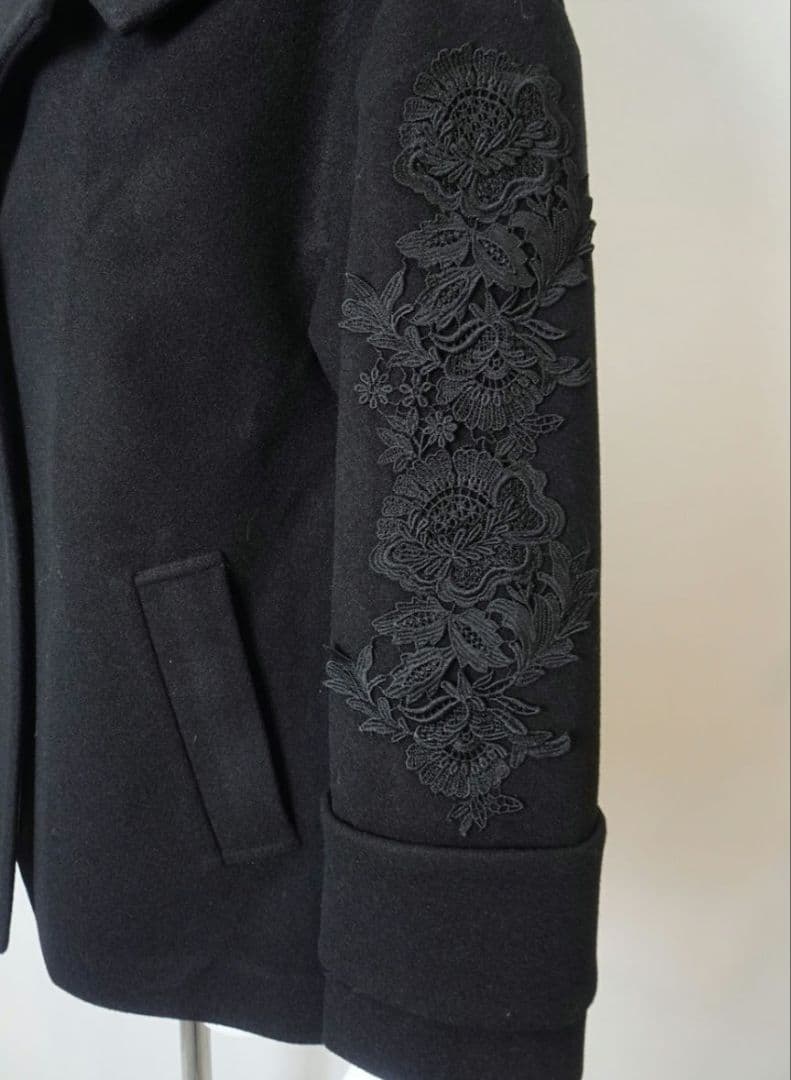 カリーナスーパービューティー　今季カタログ掲載ショートコート黒44XL新品