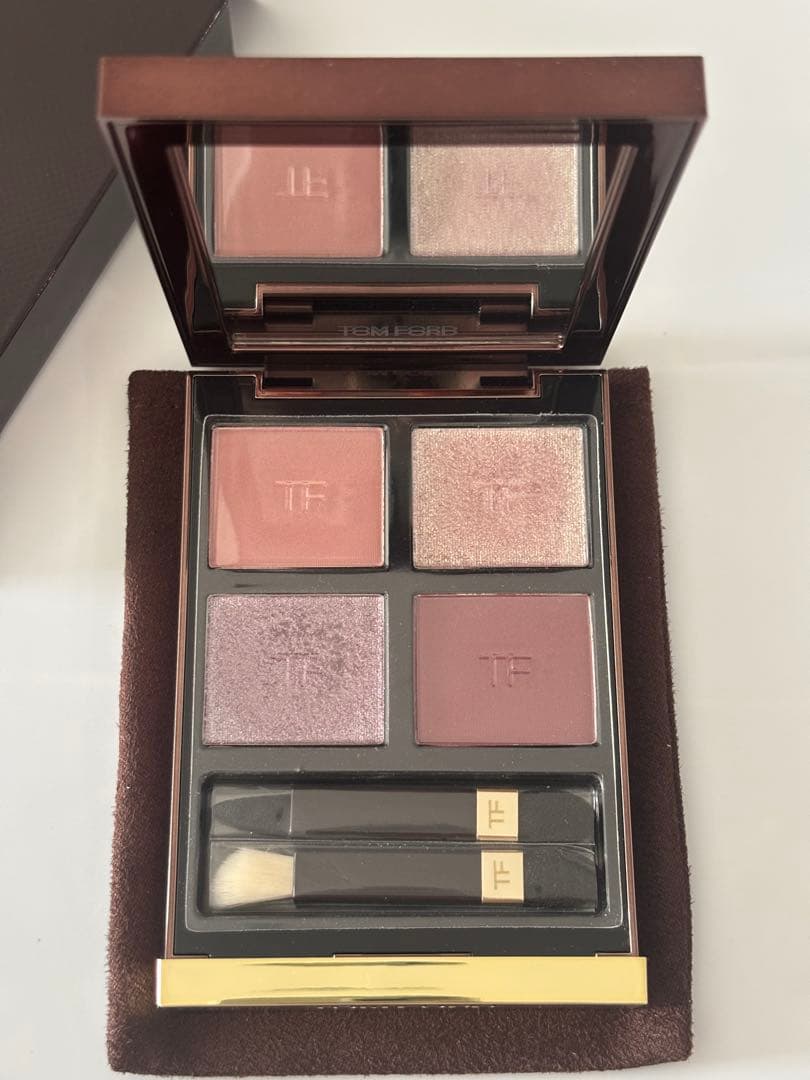 トムフォード アイカラークォード 01S メタリックモーブ