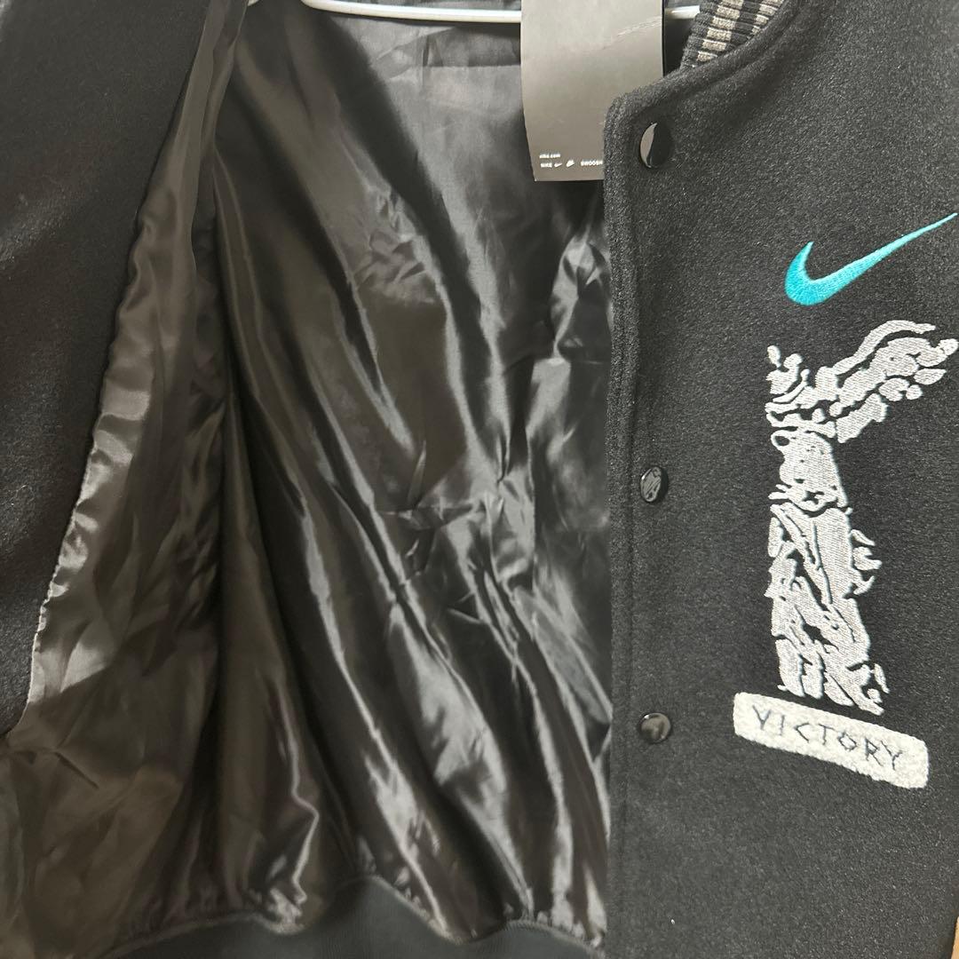 Tiffany & Co. Nike タイプスタジャン 黒