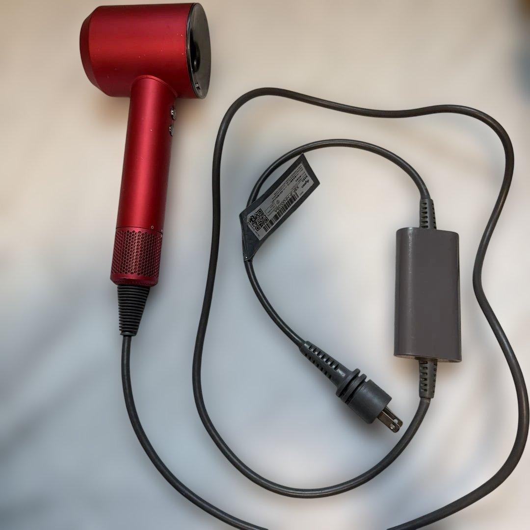 ダイソン　ドライヤー　赤