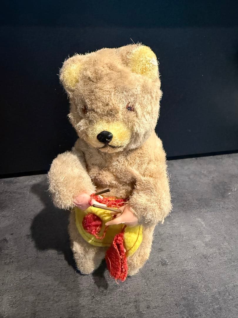 マックスカール　ゼンマイ　編み物をするクマさん　max carl アンティーク