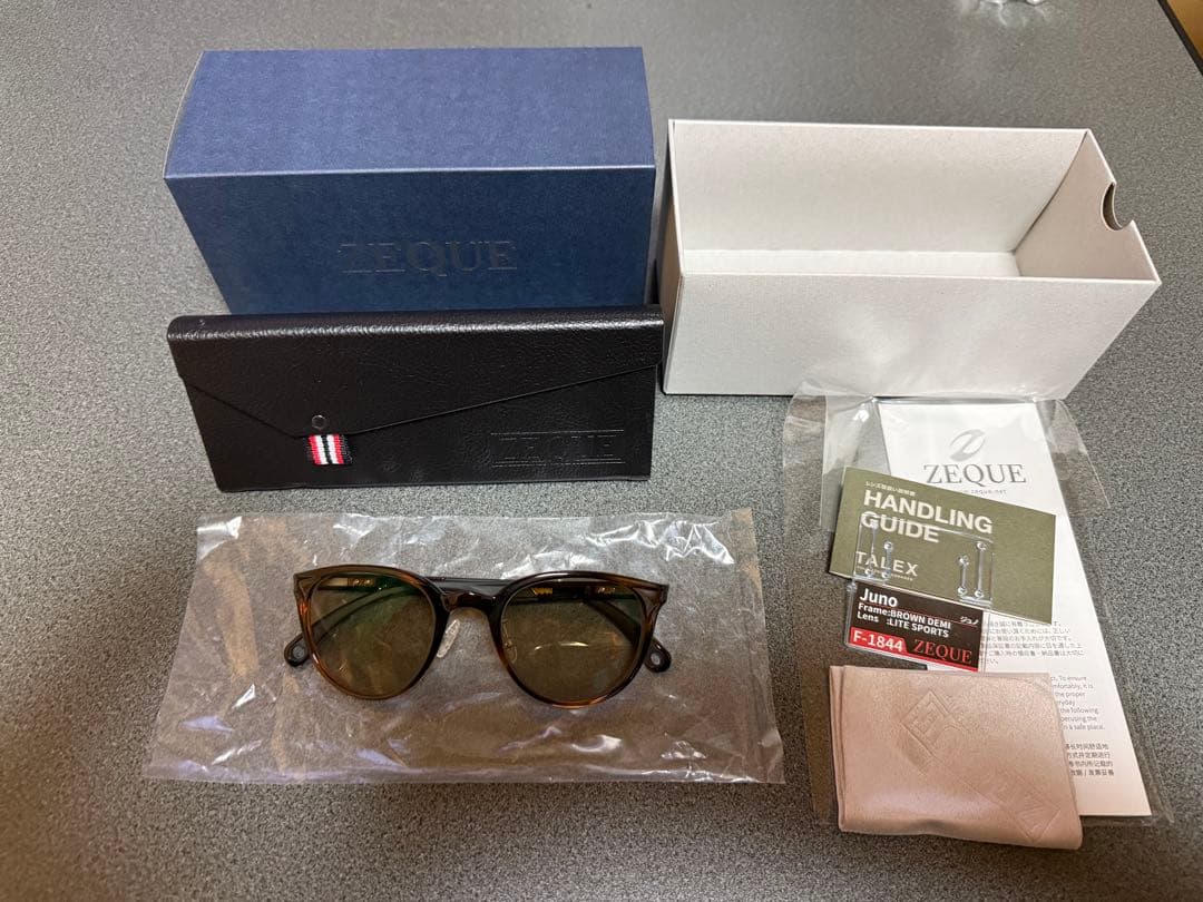 ZEQUE Juno TALEXレンズ イーズグリーン