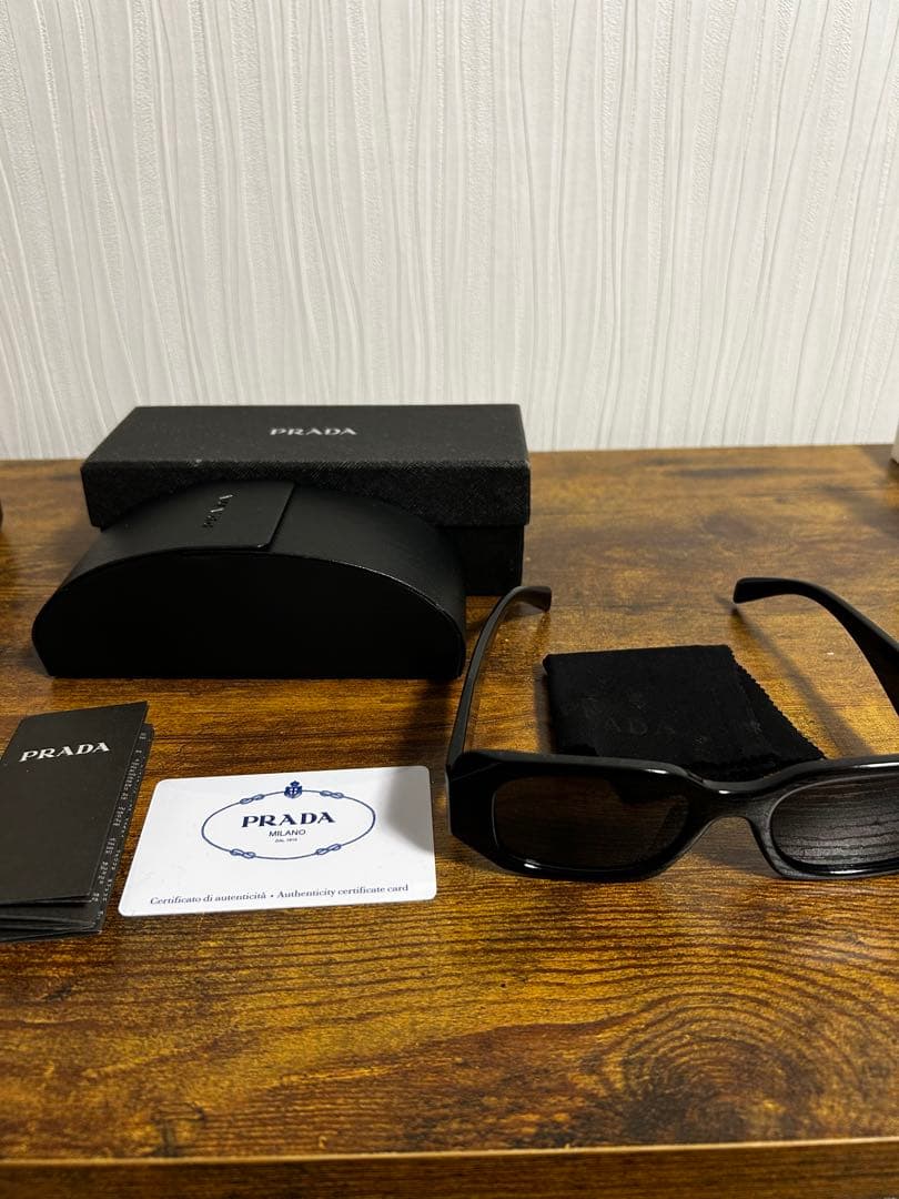PRADAサングラス ケース付き