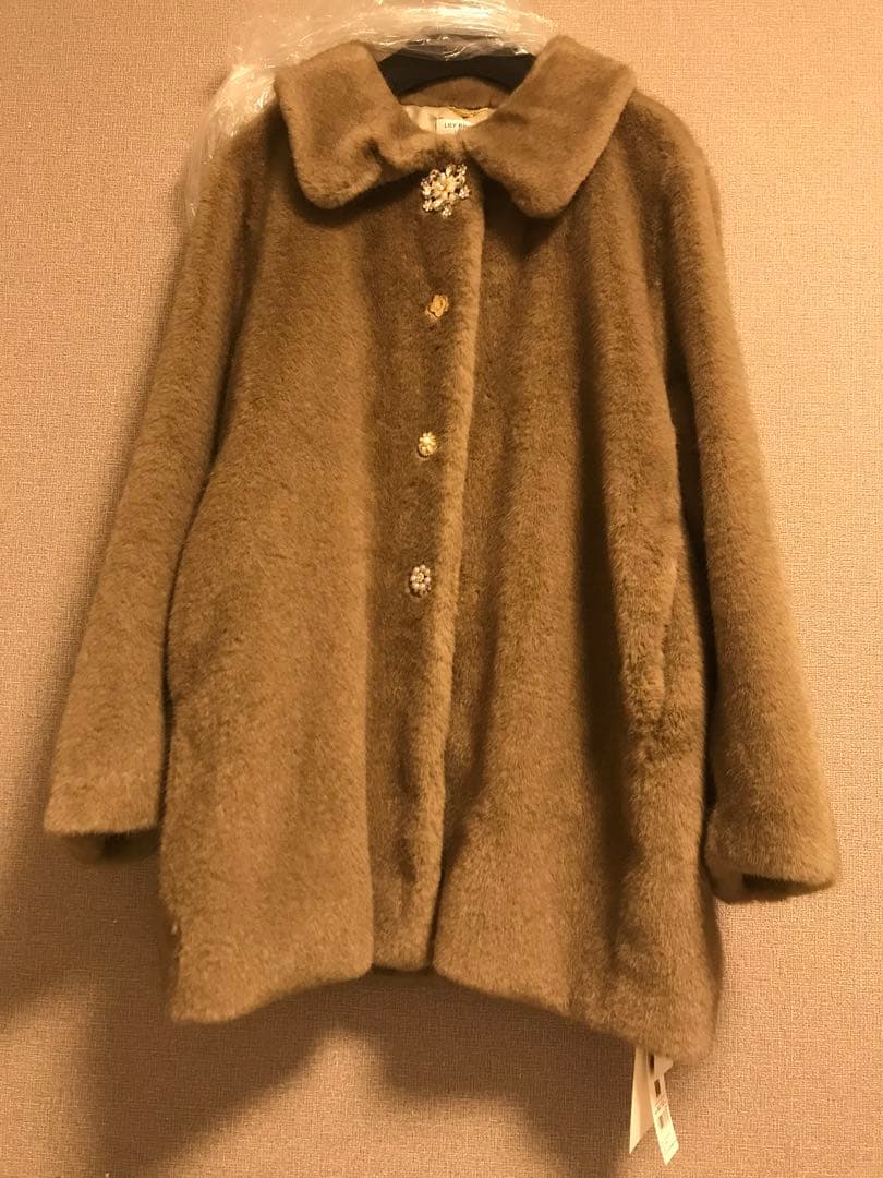 完売品【LILY BROWN×MARY QUANT】ビジュー釦ファーコート