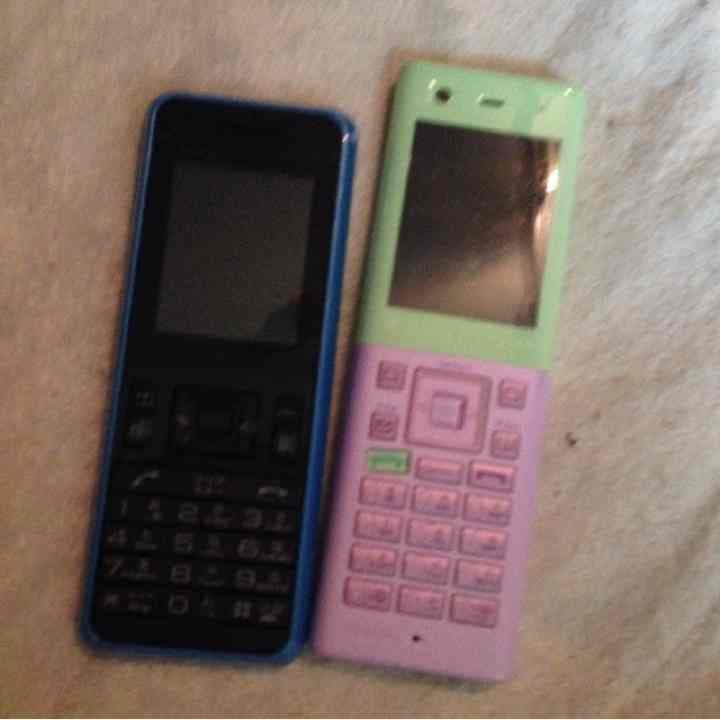 ウィルコム HONNEY BEE5