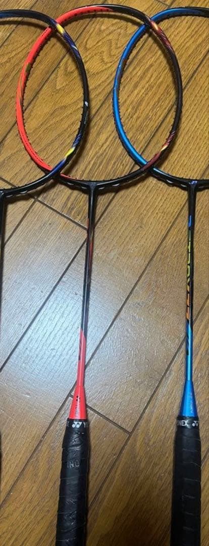 4ug5 アストロクス77 オレンジ　桃田　バドミントンラケット　ヨネックス