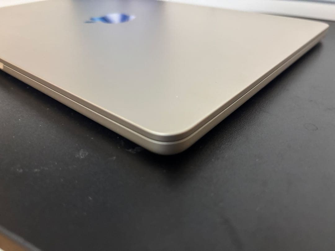 A*7様 MacBookAir M2 8GB 256GB スターライト13インチ