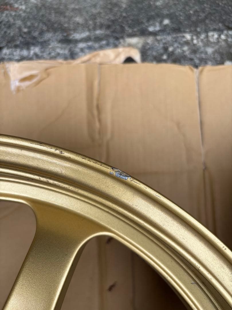 gram LIGHTS 17インチ ゴールドホイール 57C 2本セット