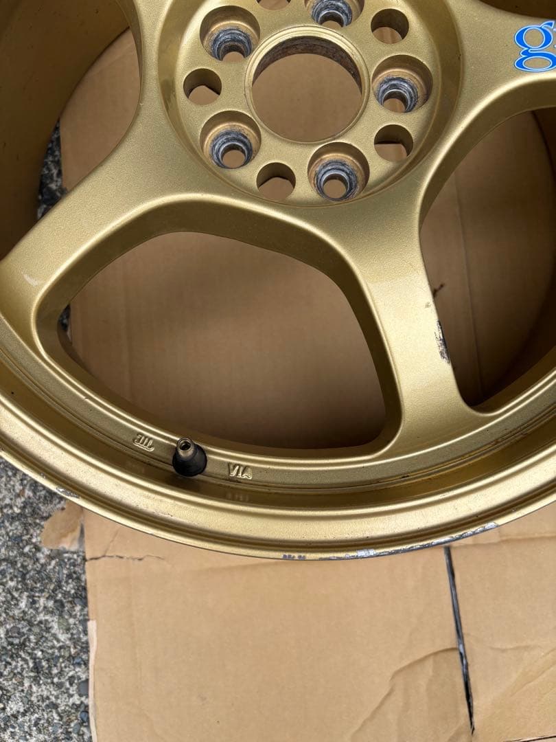 gram LIGHTS 17インチ ゴールドホイール 57C 2本セット