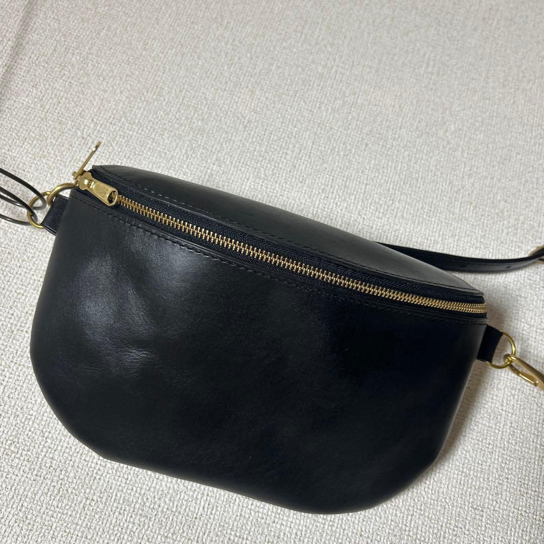 とも　黒ボディバッグ　総手縫い　タンニン鞣し革　ヌメ革