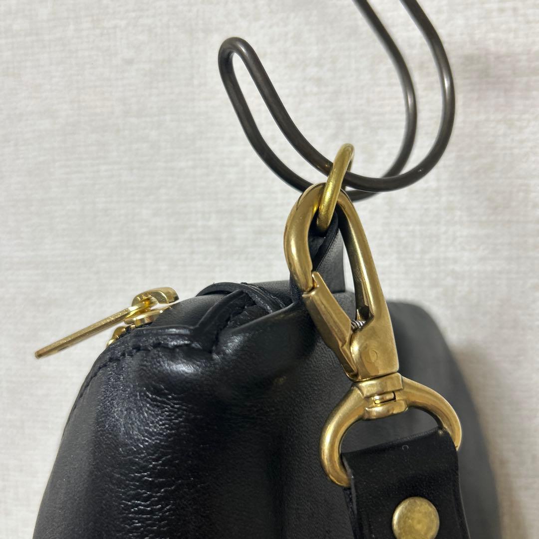 とも　黒ボディバッグ　総手縫い　タンニン鞣し革　ヌメ革