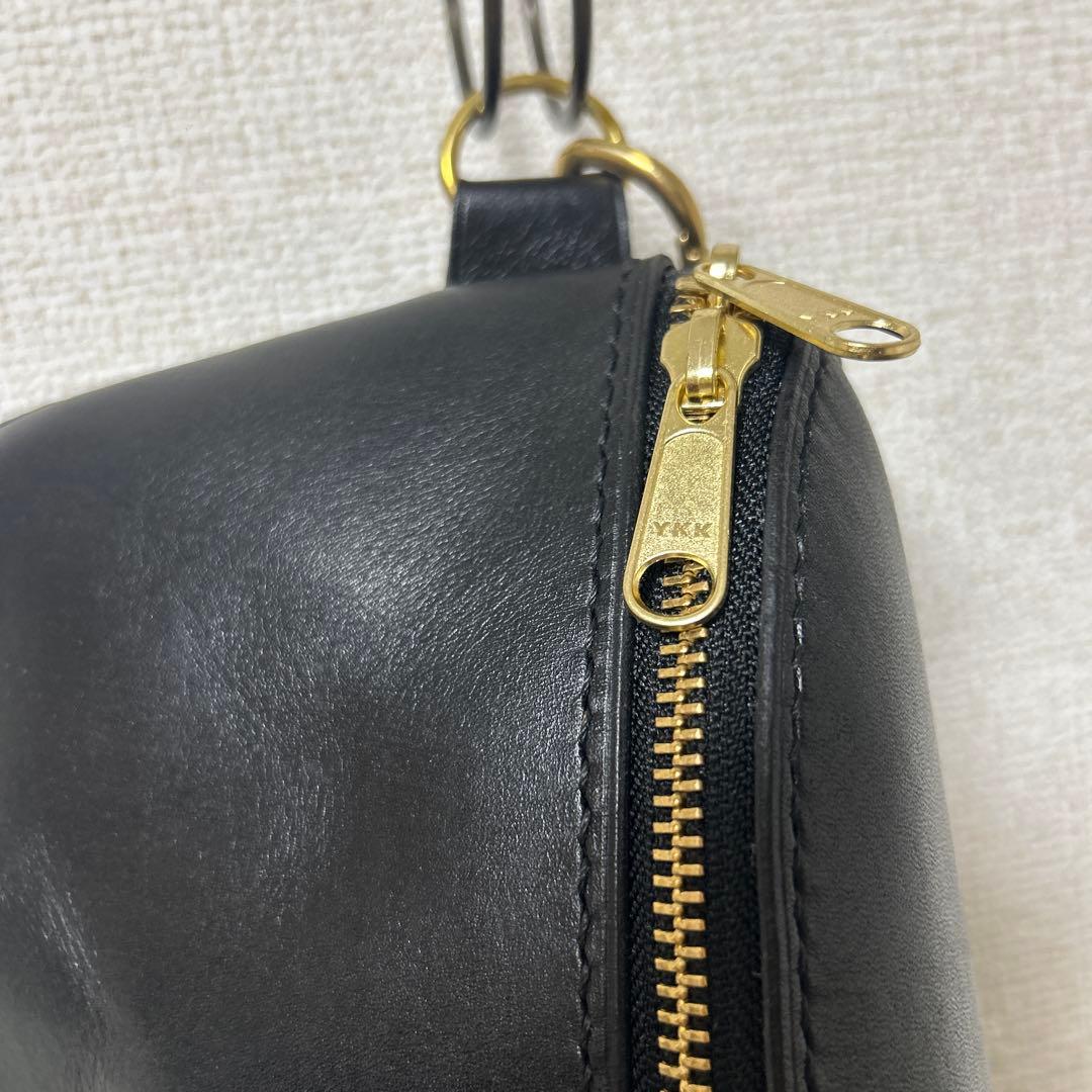 とも　黒ボディバッグ　総手縫い　タンニン鞣し革　ヌメ革