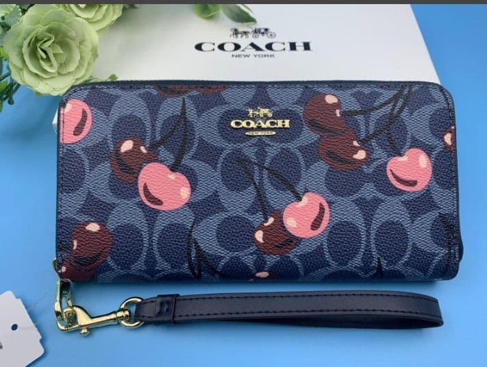 新品未使用コーチ長財布チェリーさくらんぼ柄ネイビーブルーレディースメンズ送料無料