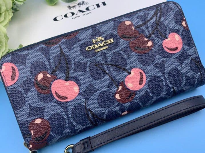 新品未使用コーチ長財布チェリーさくらんぼ柄ネイビーブルーレディースメンズ送料無料