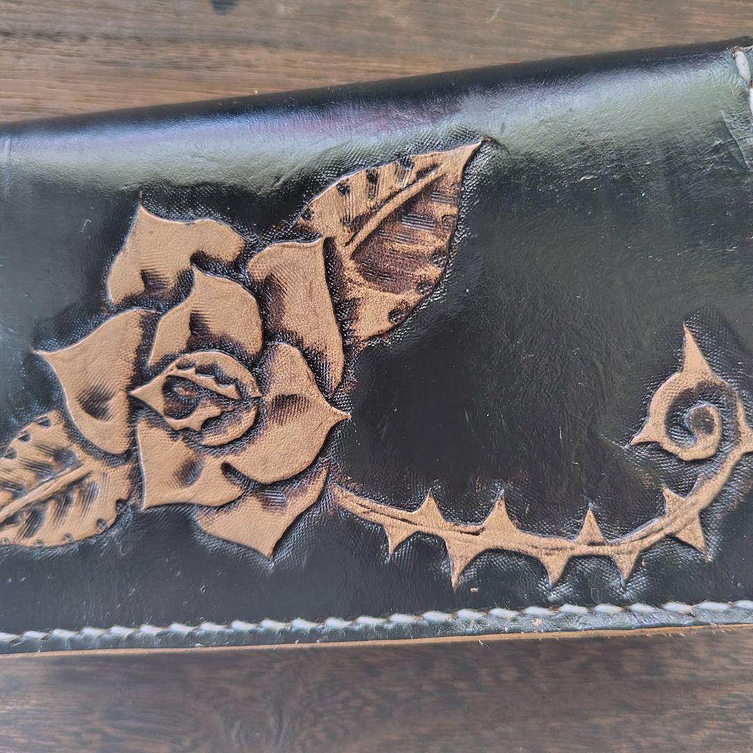 ミドルサイズ トラッカーウォレット 手染め 黒×ナチュラル 薔薇