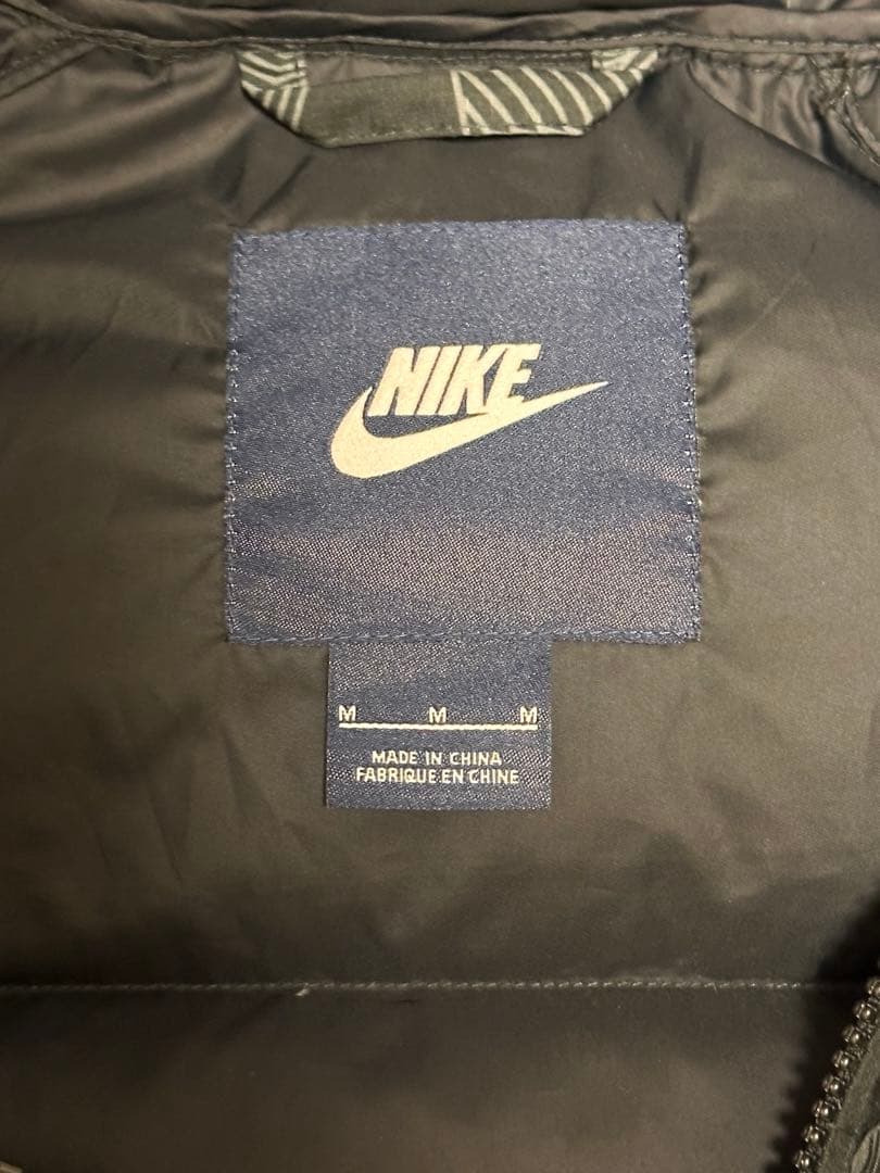Nike ナイキ フード付き ダウンジャケット グレー・カモフラ　幾何学
