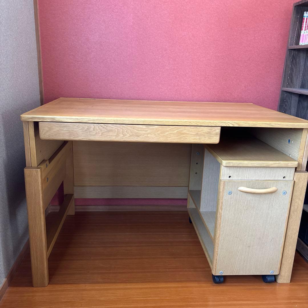 カリモクベネッセ共同開発学びデスク