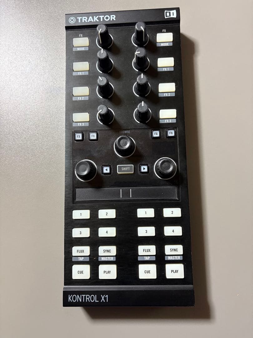 TRAKTOR KONTROL X1 MK2 DJコントローラー　箱付き
