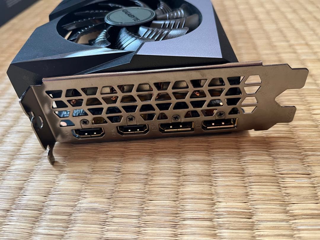 グラフィックボード・グラボ・ビデオカード GIGABYTE Radeon RX7600 8G